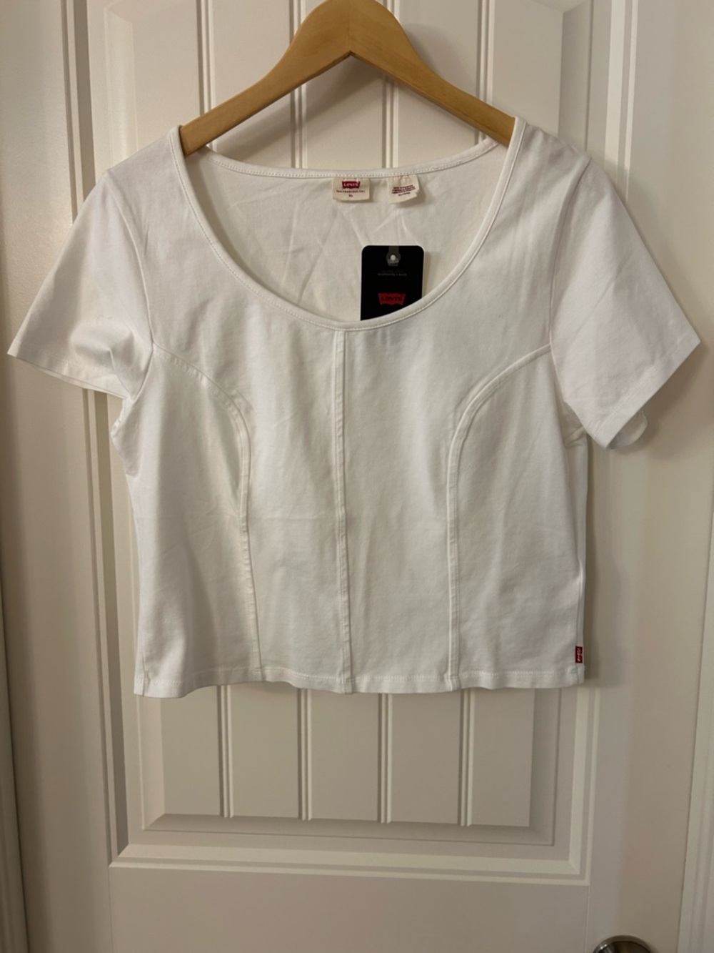 Levi's White Scoop-Neck Short Sleeve Fitted Crop Tee